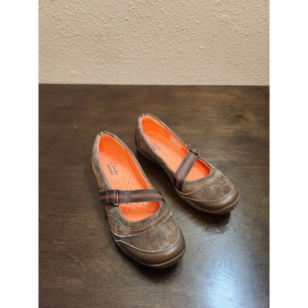 Clarks Collection Women Brown Suede Mary‎ Jane Flats Shoes Comfort Size 7.5